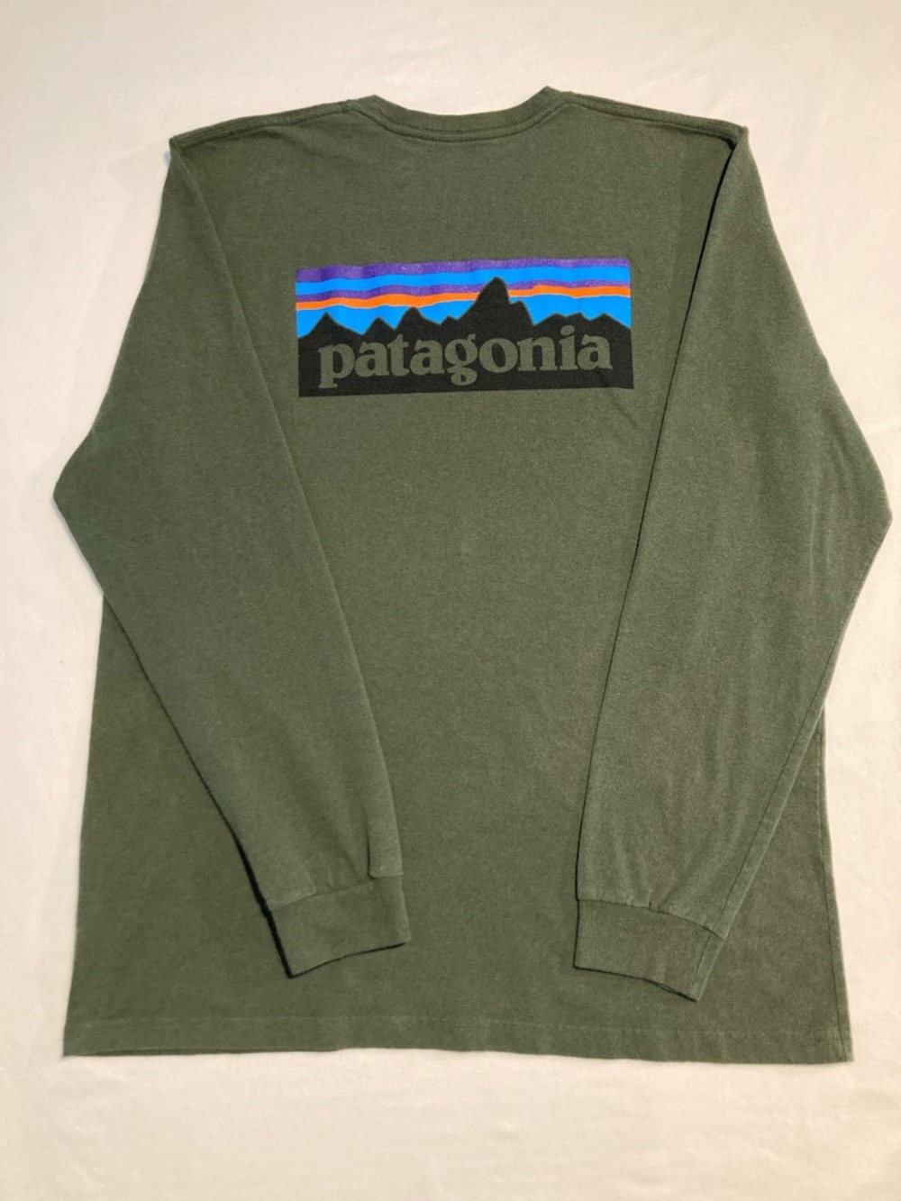 Patagonia Long Sleeve Tee in Olive Green with Logo (G3)